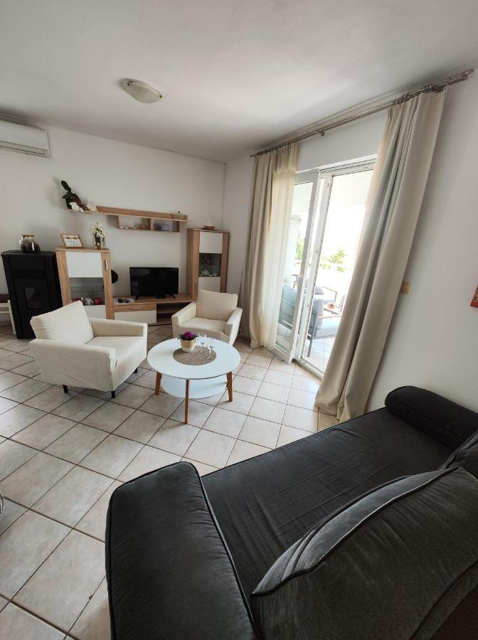 Apartments Snjezana Novi Vinodolski Εξωτερικό φωτογραφία